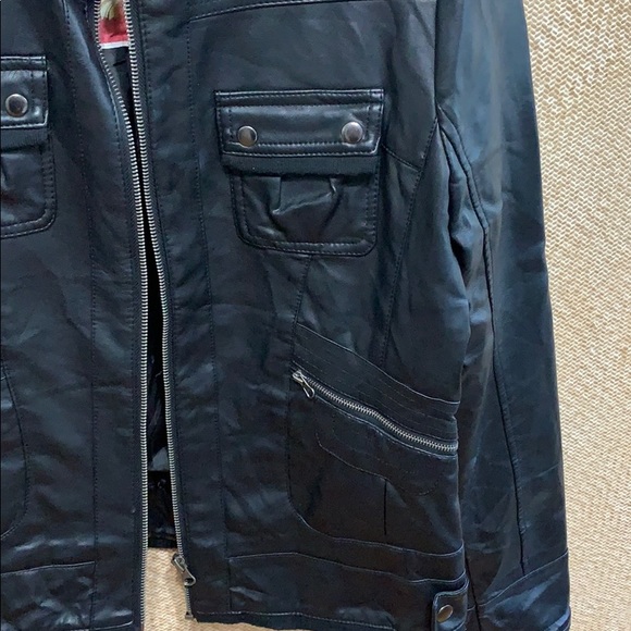 Leather jacket - Picture 2 of 5
